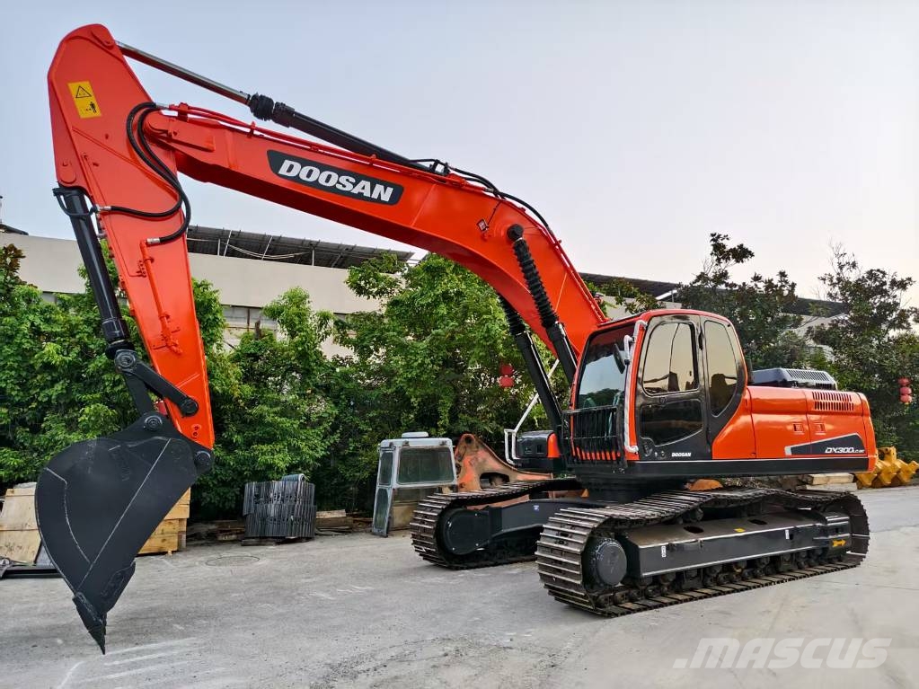 Doosan DX300LC-9C 履带挖掘机
