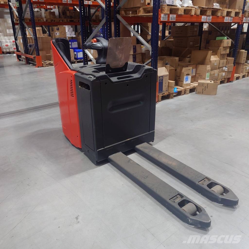 Linde T20SP/131 رافعة منخفضة المستوى ذات منصة