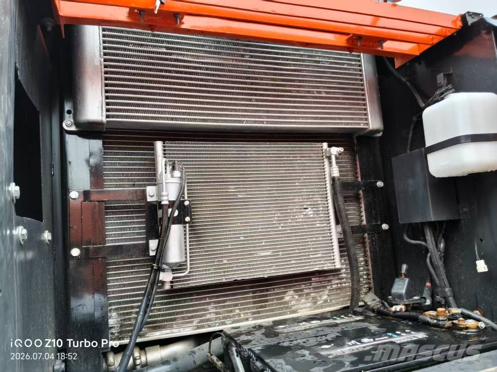 Hitachi ZX 350 حفارات زحافة