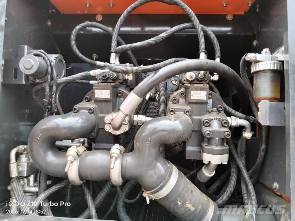 Hitachi ZX 350 حفارات زحافة
