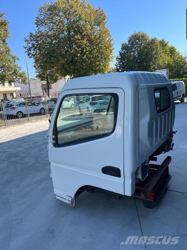 Mitsubishi CANTER S 1695mm LH DRIVE 2005 ->2011 驾驶室与内部