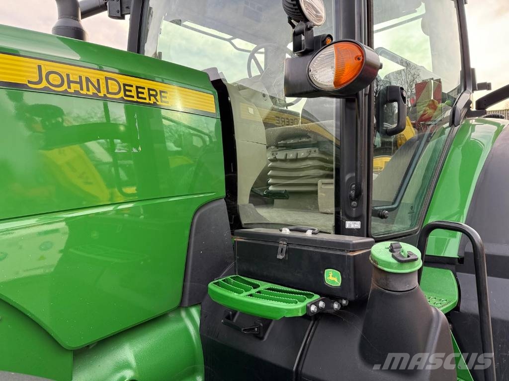 John Deere 8.345R Ultimate edition Traktorit