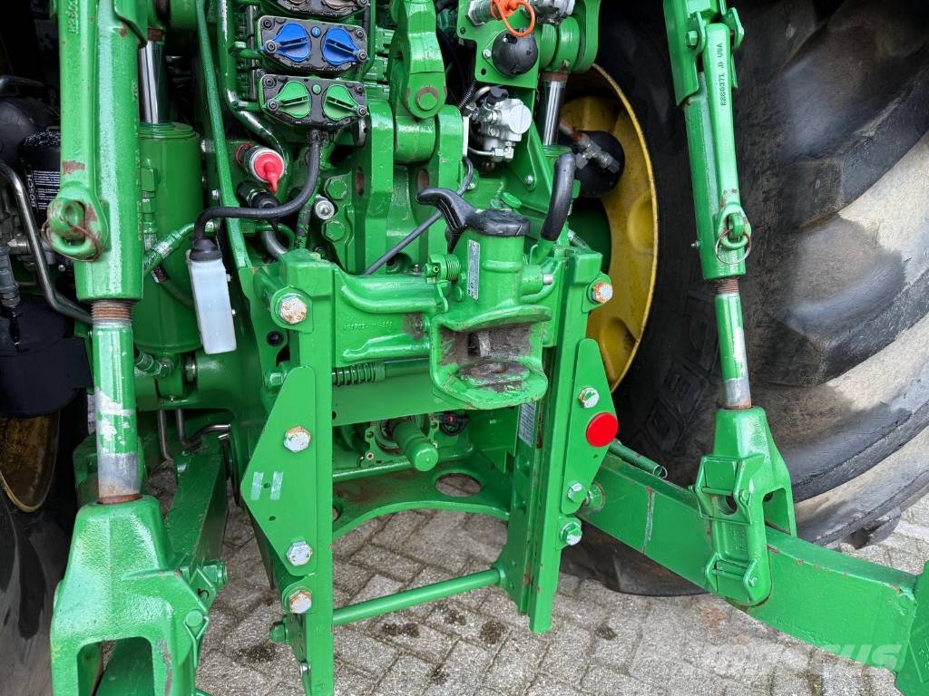 John Deere 8.345R Ultimate edition Traktorit