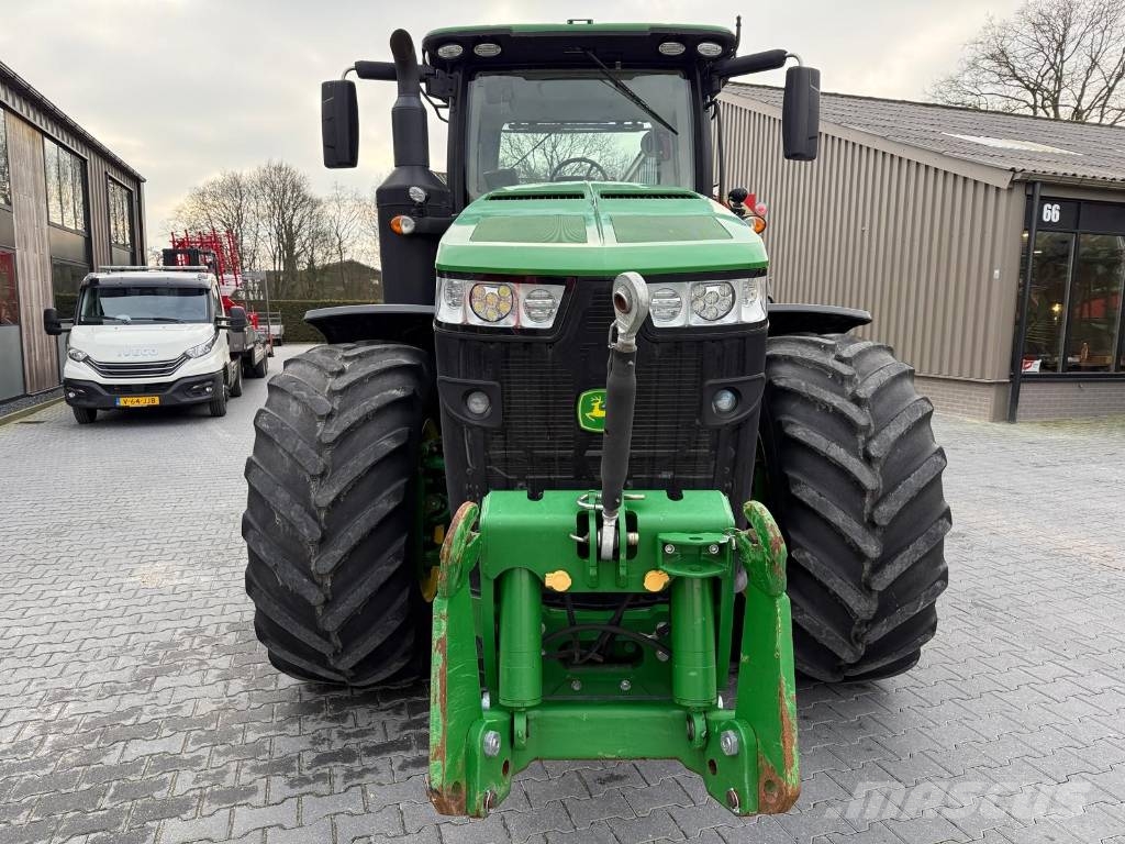 John Deere 8.345R Ultimate edition Traktorit