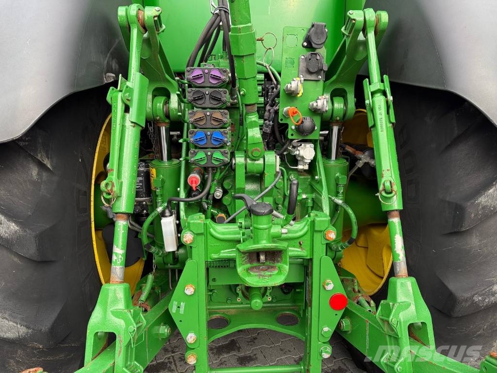 John Deere 8.345R Ultimate edition Traktorit