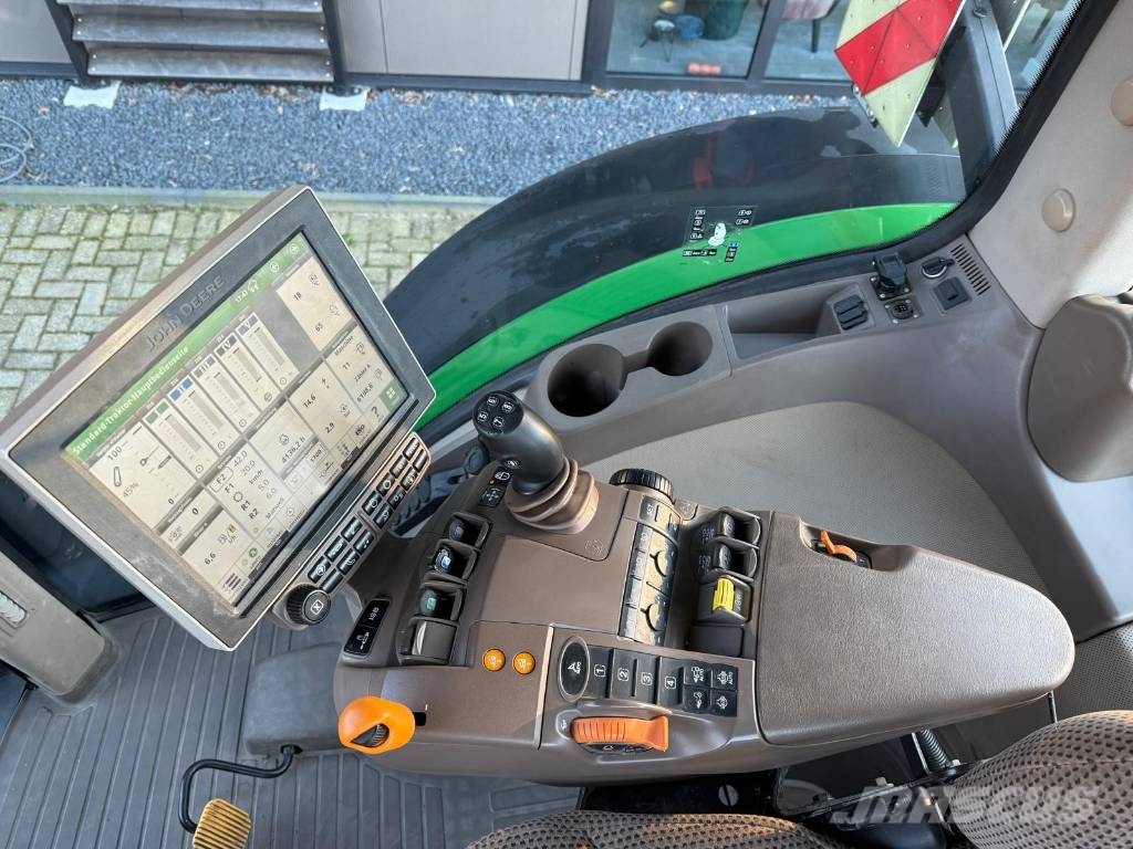 John Deere 8.345R Ultimate edition Traktorit