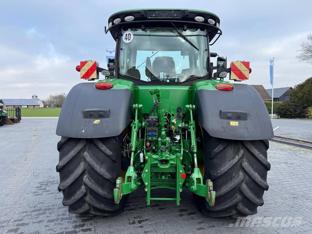 John Deere 8.345R Ultimate edition Traktorit