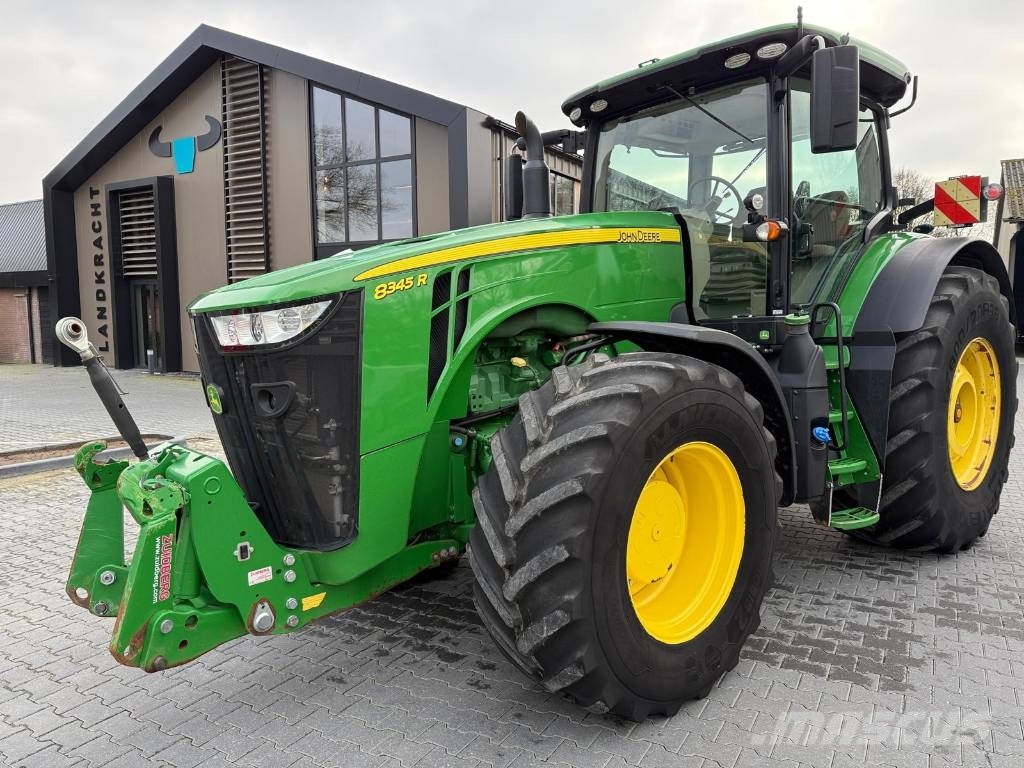John Deere 8.345R Ultimate edition Traktorit