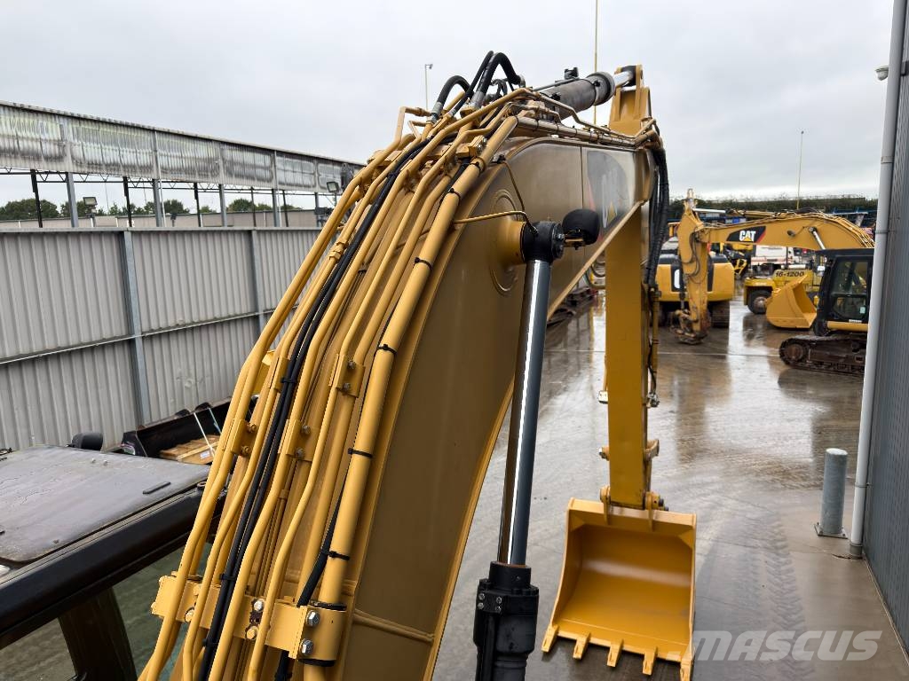 CAT 320E L Rupsgraafmachines