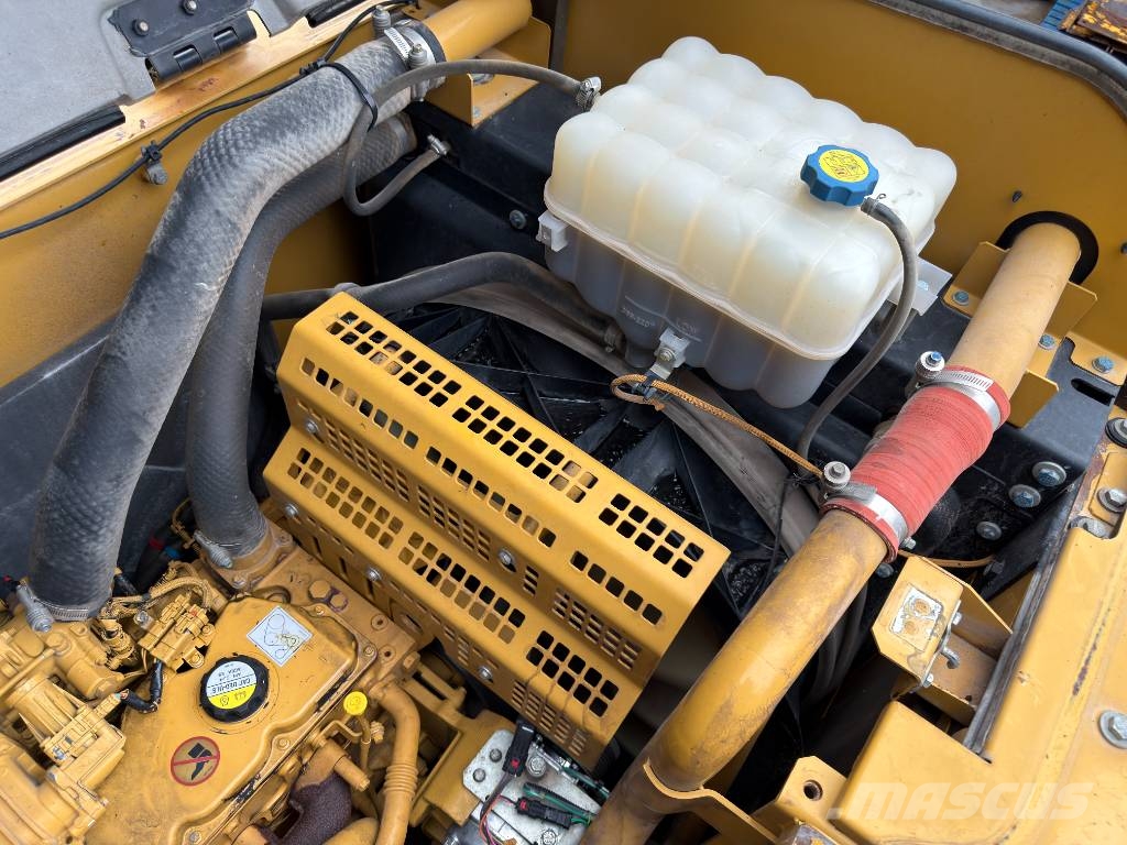 CAT 320E L Rupsgraafmachines