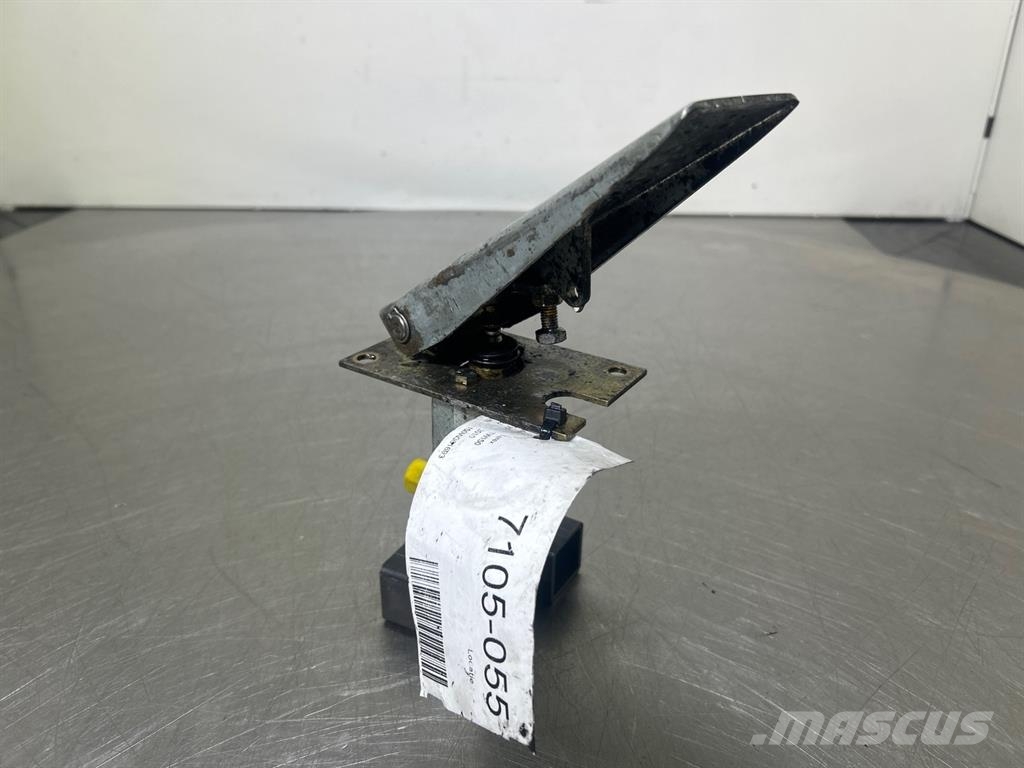 Terex TW150-Atlas 6049419/6047885-Gas pedal Kabiner og interiør