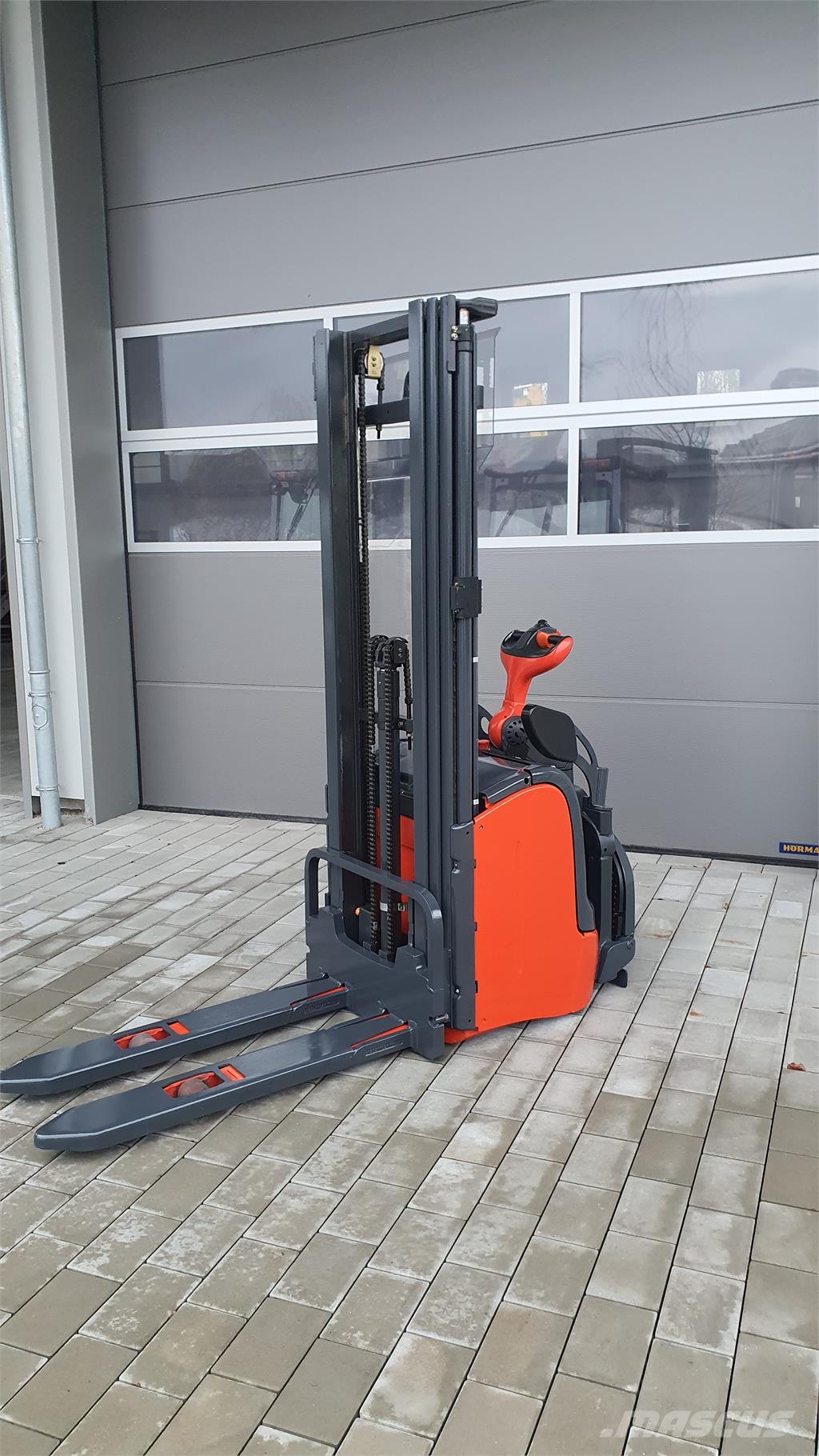 Linde L14AP Stand-in stackers