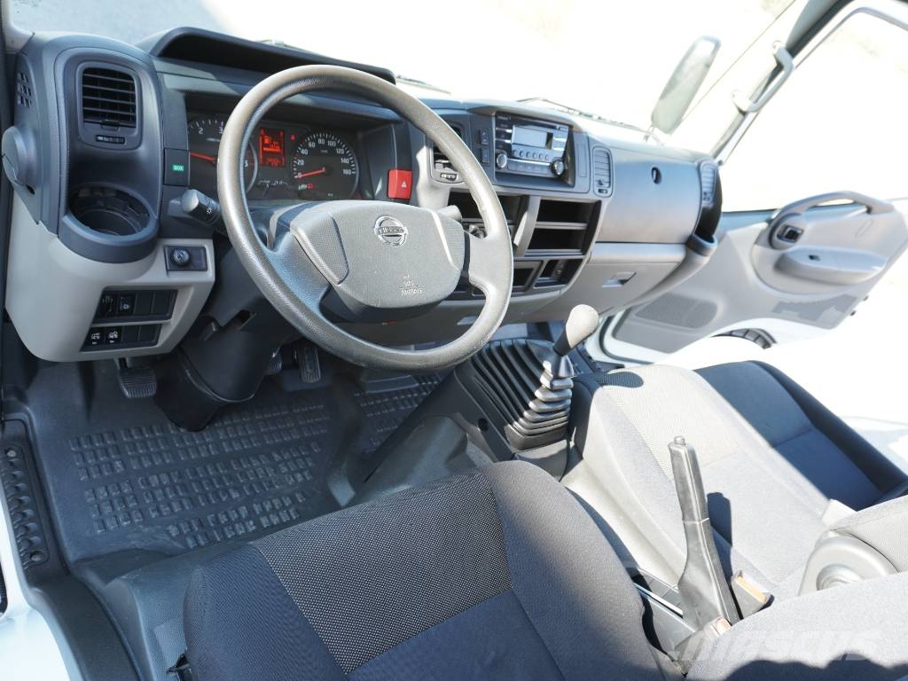 Nissan NT400 35.13 CAJA CERRADA ***55.000 KMS*** شاحنات ذات هيكل صندوقي