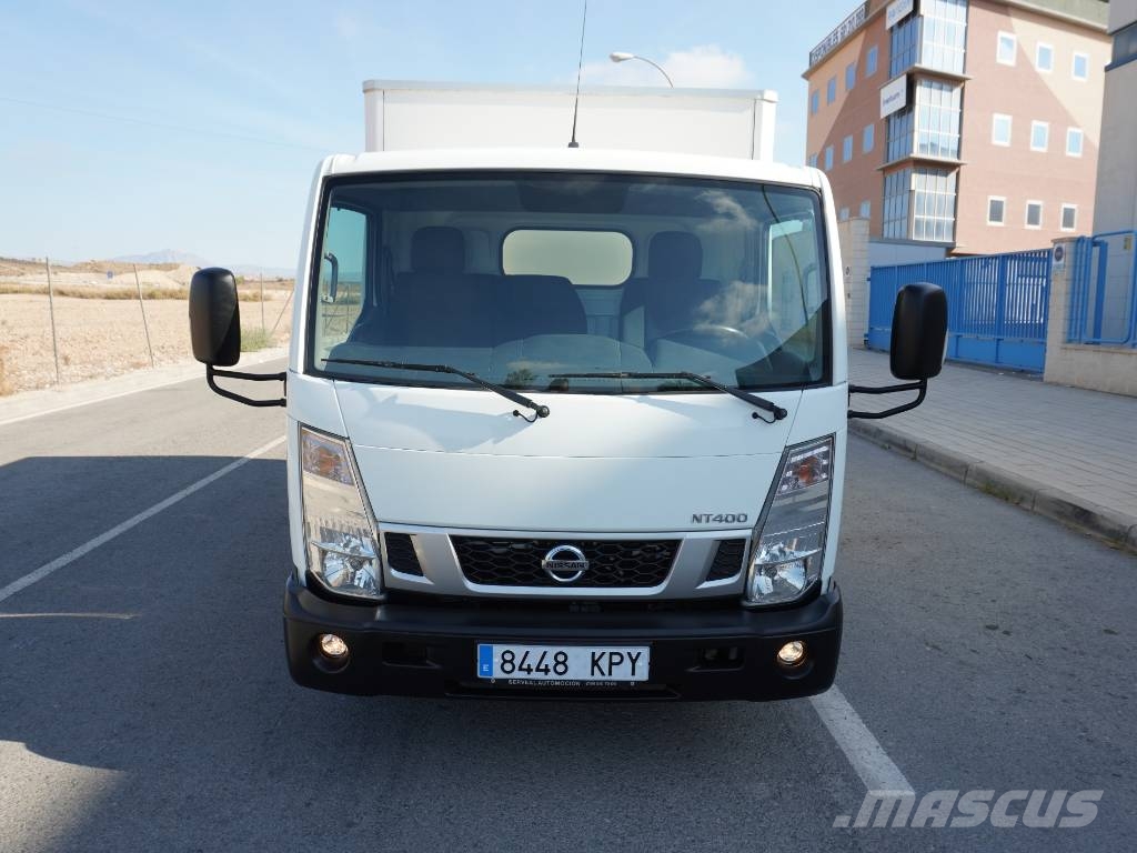 Nissan NT400 35.13 CAJA CERRADA ***55.000 KMS*** شاحنات ذات هيكل صندوقي
