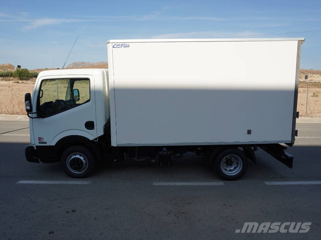 Nissan NT400 35.13 CAJA CERRADA ***55.000 KMS*** شاحنات ذات هيكل صندوقي