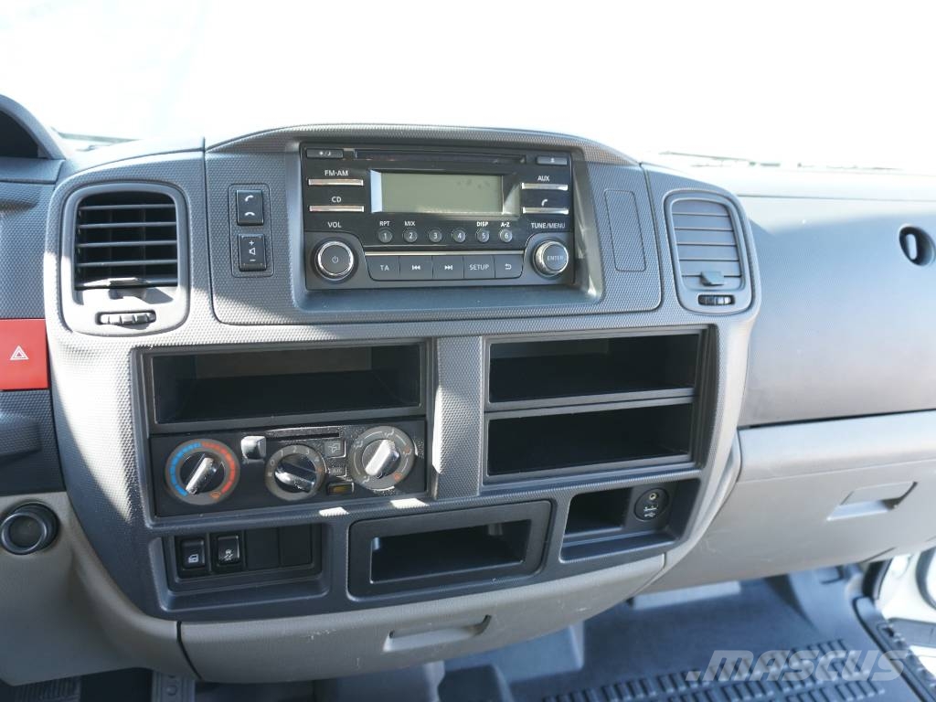 Nissan NT400 35.13 CAJA CERRADA ***55.000 KMS*** شاحنات ذات هيكل صندوقي