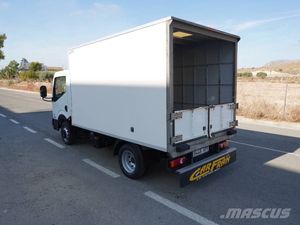 Nissan NT400 35.13 CAJA CERRADA ***55.000 KMS*** شاحنات ذات هيكل صندوقي