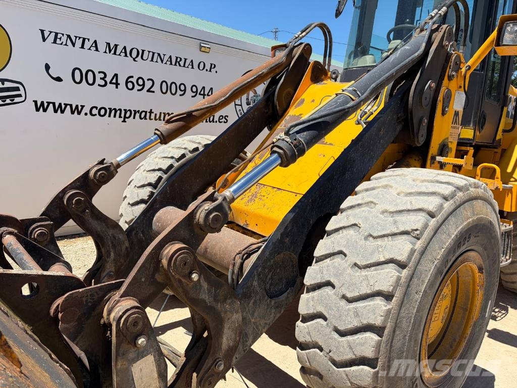 JCB 436 Iekrāvēji uz riteņiem