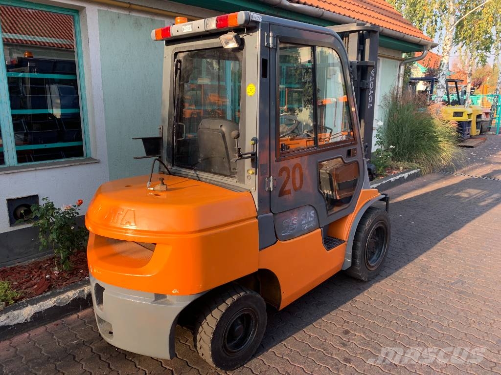 Toyota 7 FGJF 35 -V2997 OB Gázüzemű targoncák
