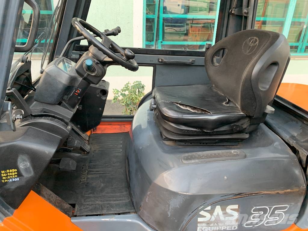 Toyota 7 FGJF 35 -V2997 OB Gázüzemű targoncák