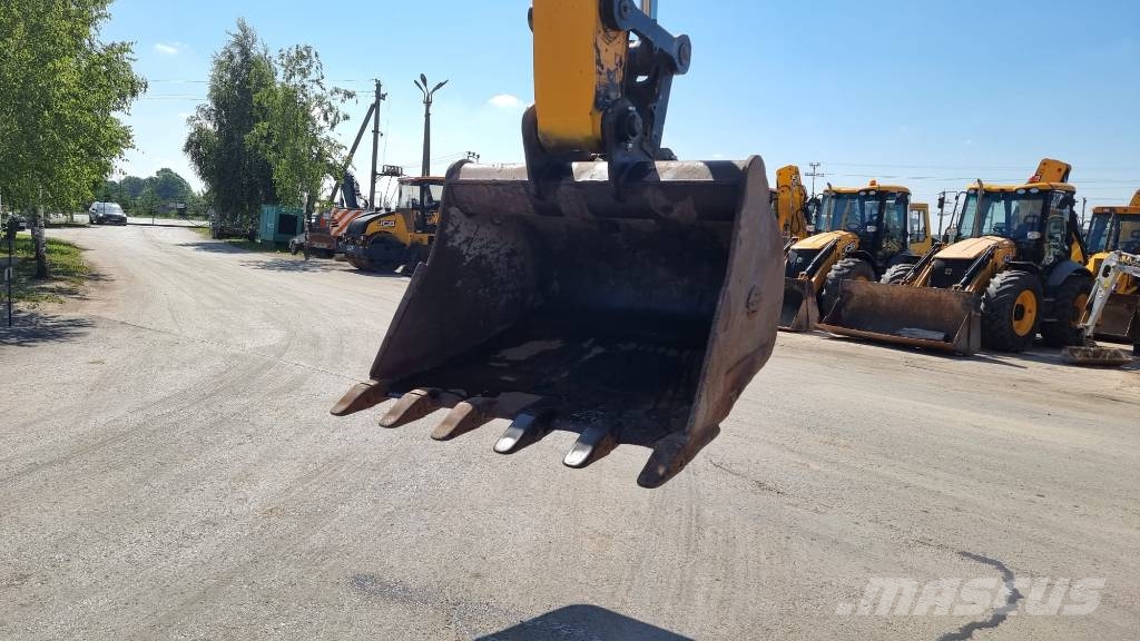 JCB JS 220 LC 履带挖掘机