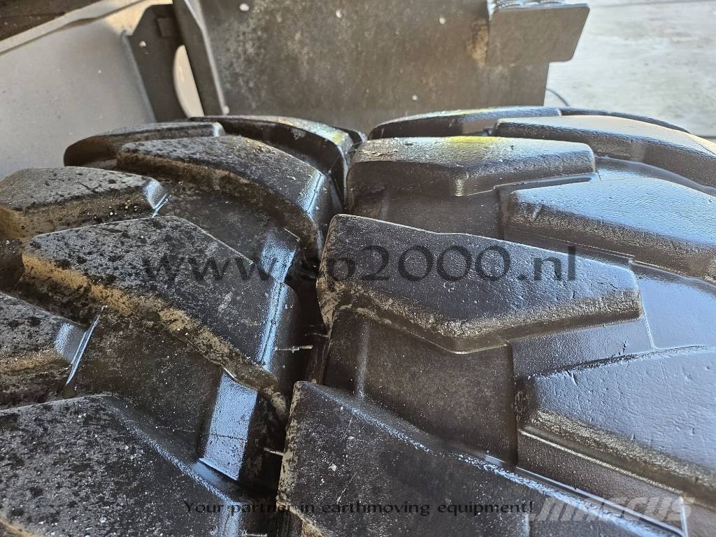 Volvo EW 160 E حفارات بعجل