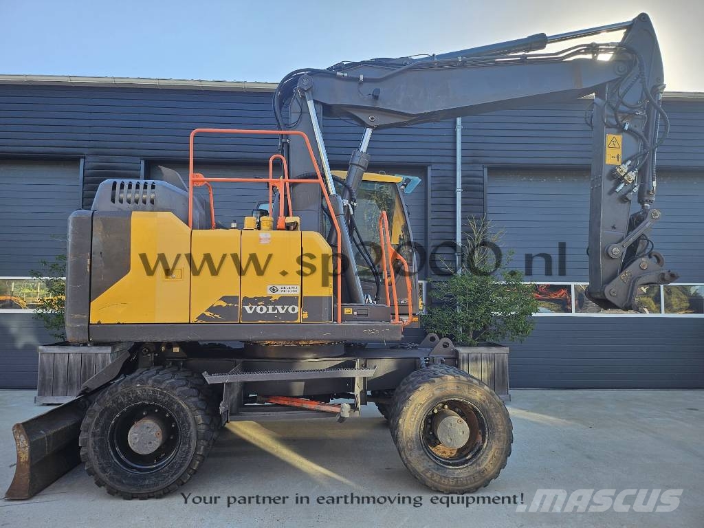 Volvo EW 160 E حفارات بعجل