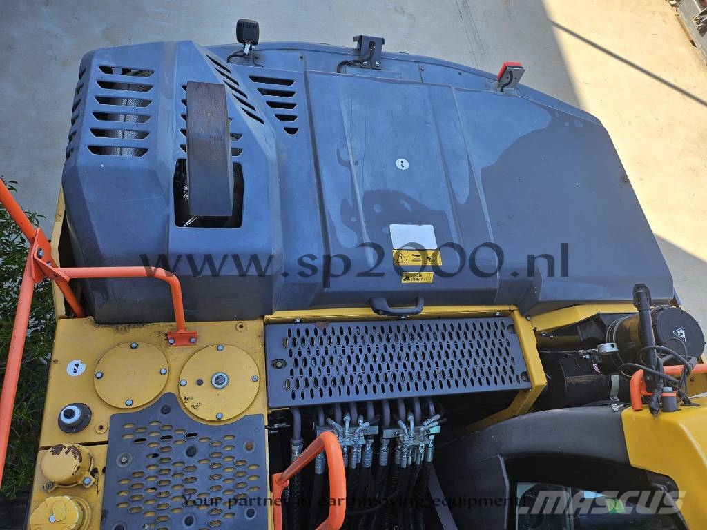 Volvo EW 160 E حفارات بعجل