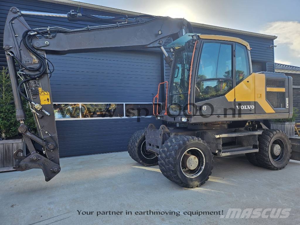 Volvo EW 160 E حفارات بعجل