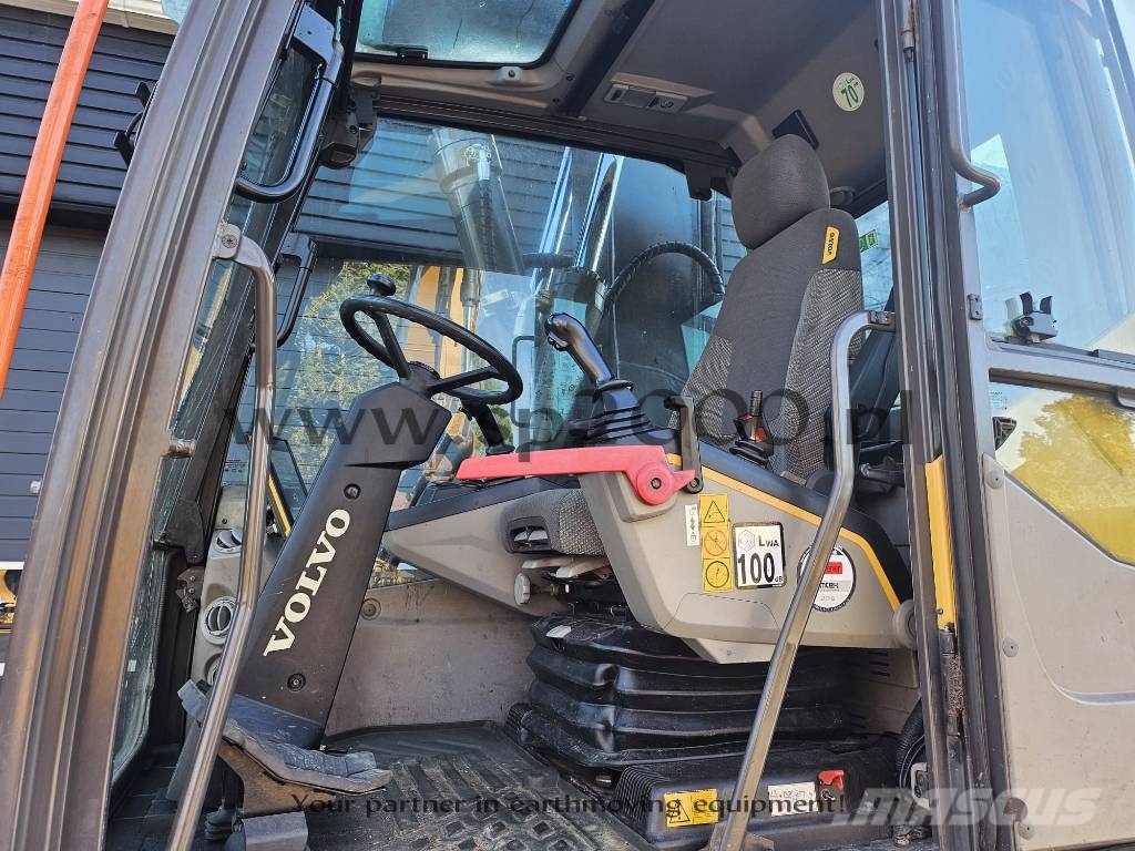 Volvo EW 160 E حفارات بعجل