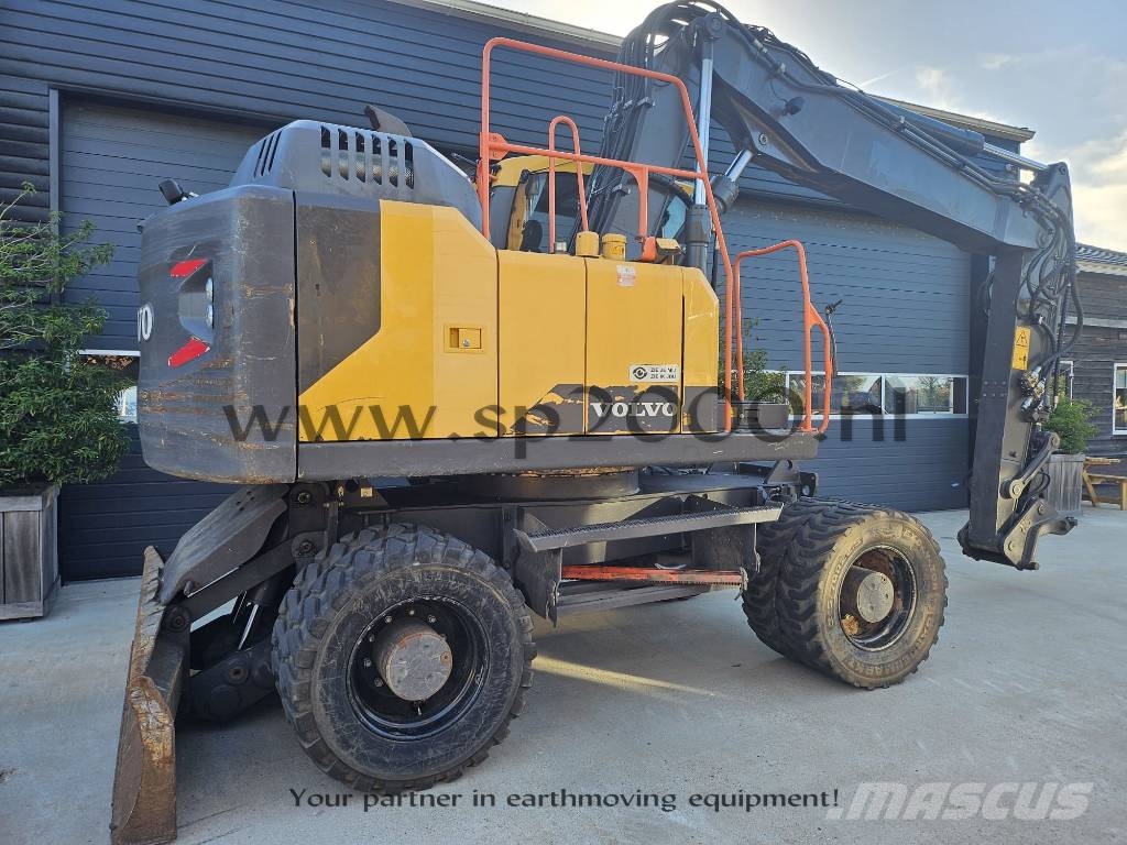 Volvo EW 160 E حفارات بعجل