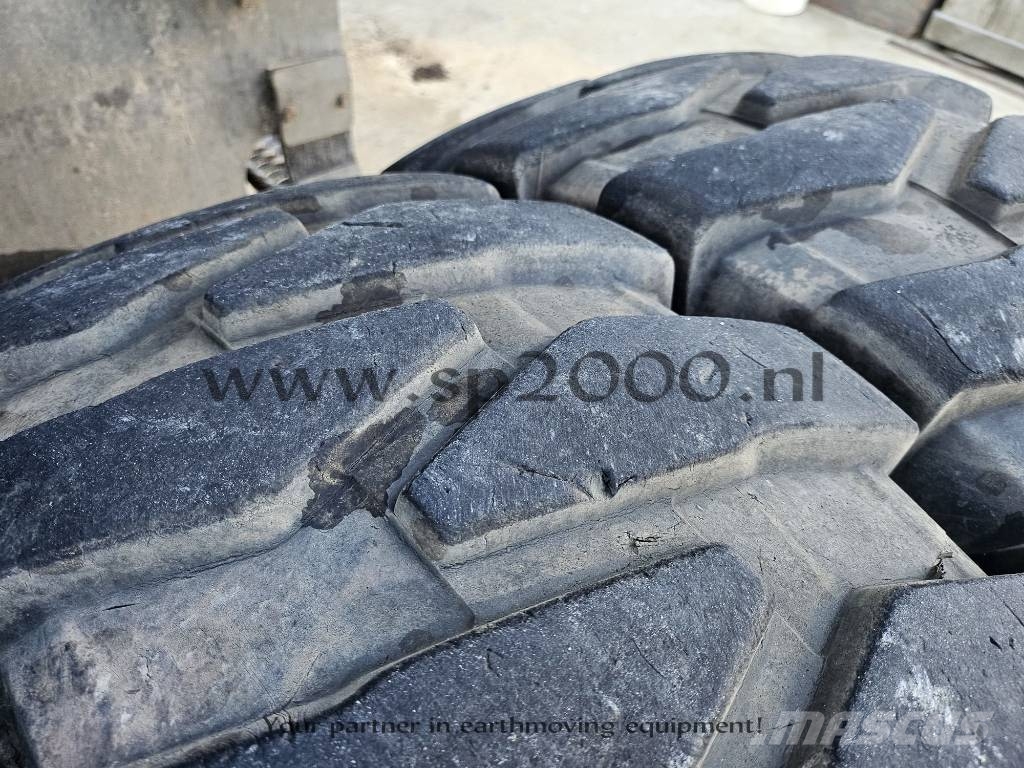 Volvo EW 160 E حفارات بعجل