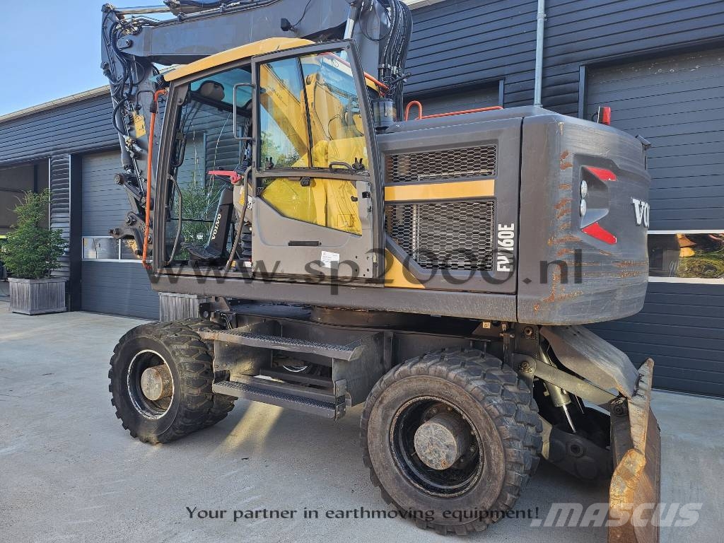 Volvo EW 160 E حفارات بعجل