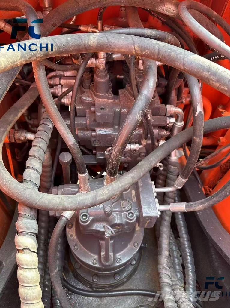 Doosan DX 140 LC حفارات زحافة