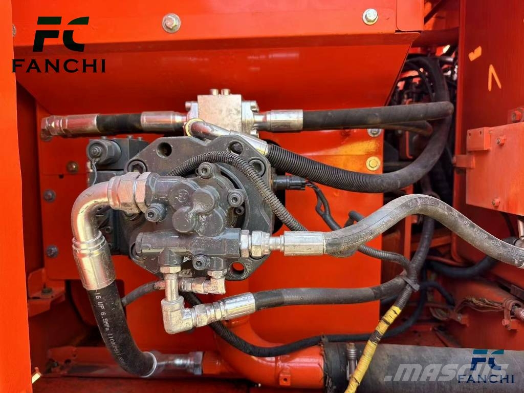 Doosan DX 140 LC حفارات زحافة