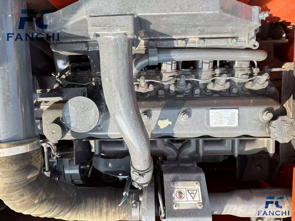 Doosan DX 140 LC حفارات زحافة