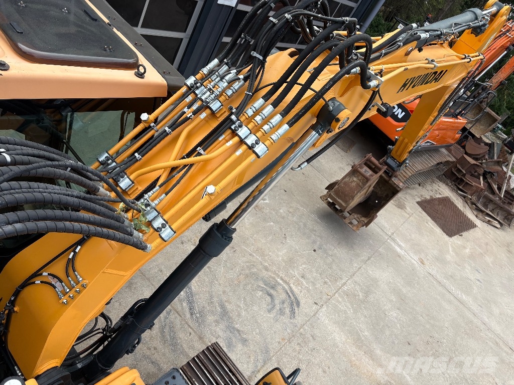Hyundai HX140 2 PIECE BOOM TAB Bageri guseničari