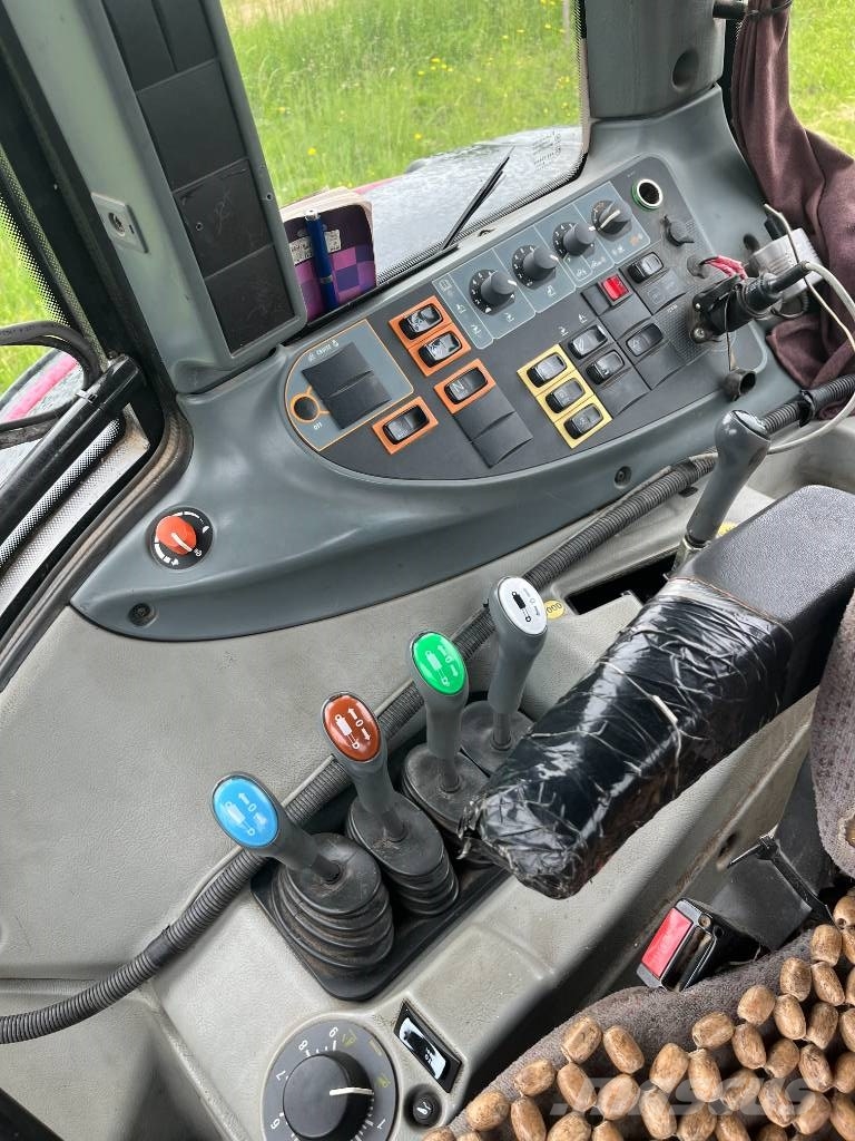 Valtra T 193 Traktori
