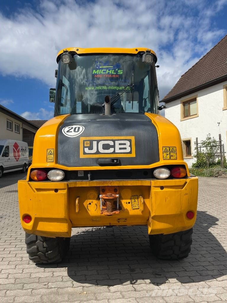 JCB Radlader 409SV Stage V mit Ladeschaufel und Gabel Фронтальні навантажувачі