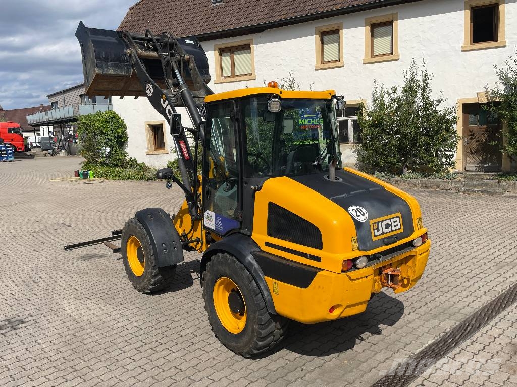 JCB Radlader 409SV Stage V mit Ladeschaufel und Gabel Фронтальні навантажувачі
