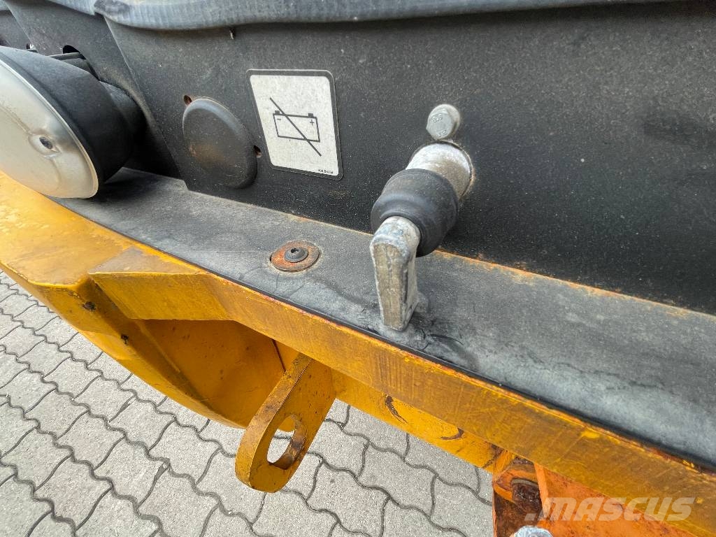 JCB Radlader 409SV Stage V mit Ladeschaufel und Gabel Фронтальні навантажувачі