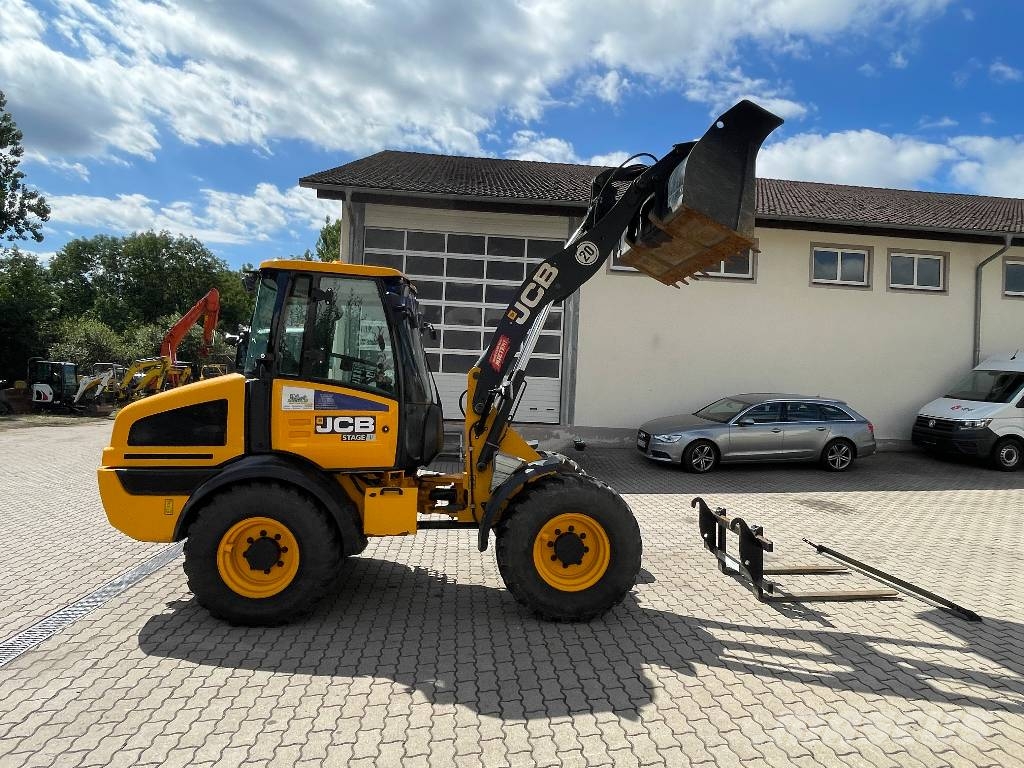 JCB Radlader 409SV Stage V mit Ladeschaufel und Gabel Фронтальні навантажувачі