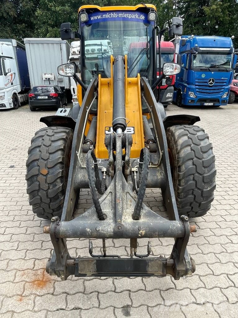 JCB Radlader 409SV Stage V mit Ladeschaufel und Gabel Фронтальні навантажувачі