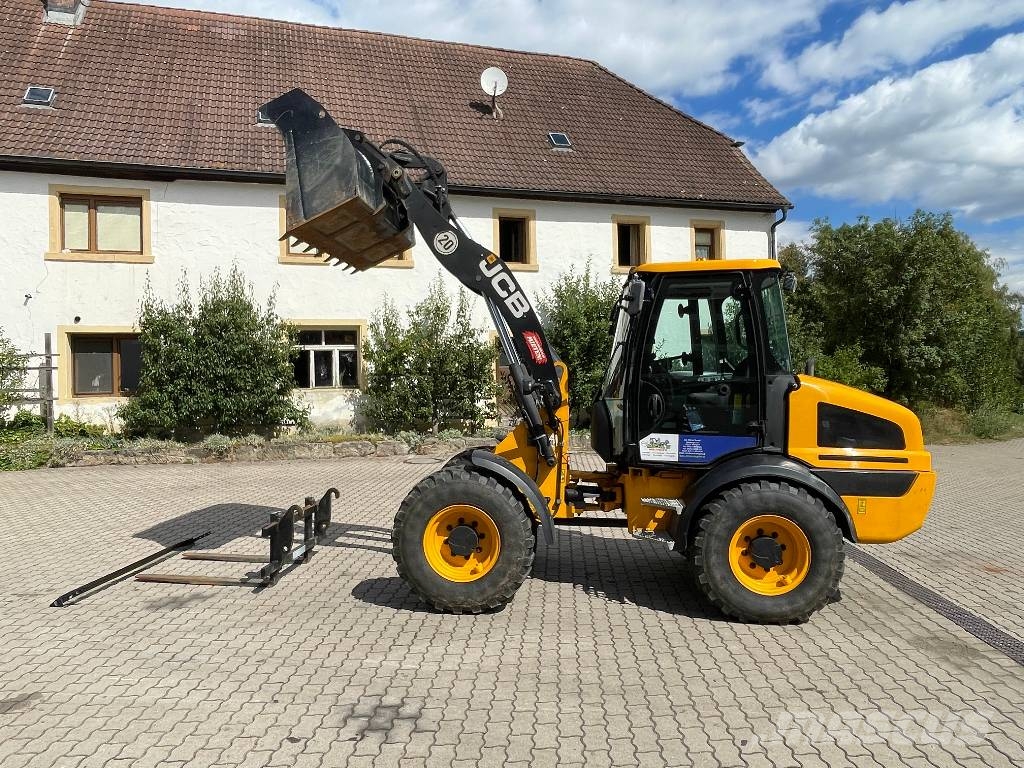 JCB Radlader 409SV Stage V mit Ladeschaufel und Gabel Фронтальні навантажувачі