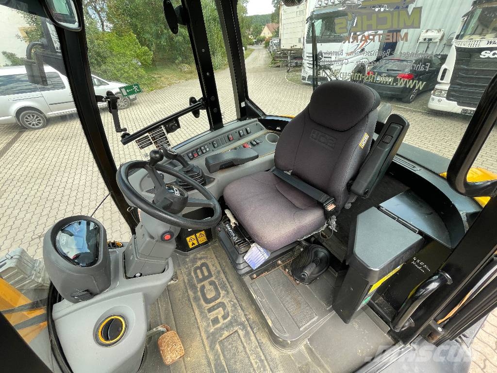 JCB Radlader 409SV Stage V mit Ladeschaufel und Gabel Фронтальні навантажувачі
