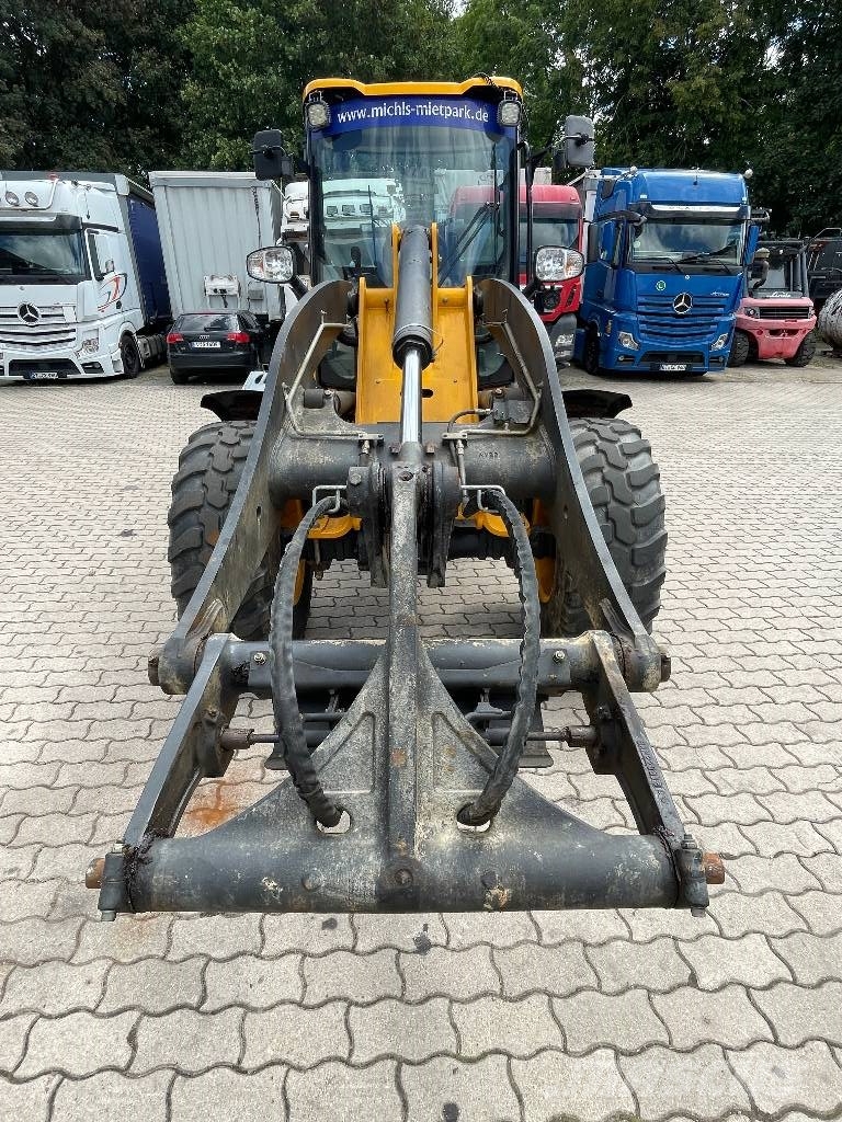 JCB Radlader 409SV Stage V mit Ladeschaufel und Gabel Фронтальні навантажувачі