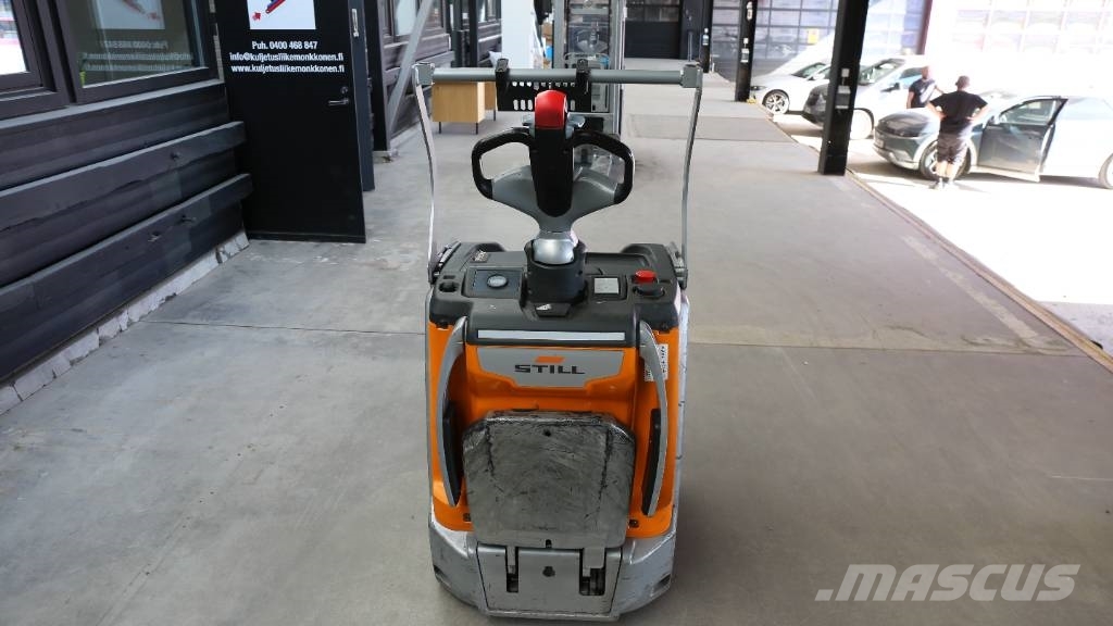 Still EXH-SF20 Low lift with platform