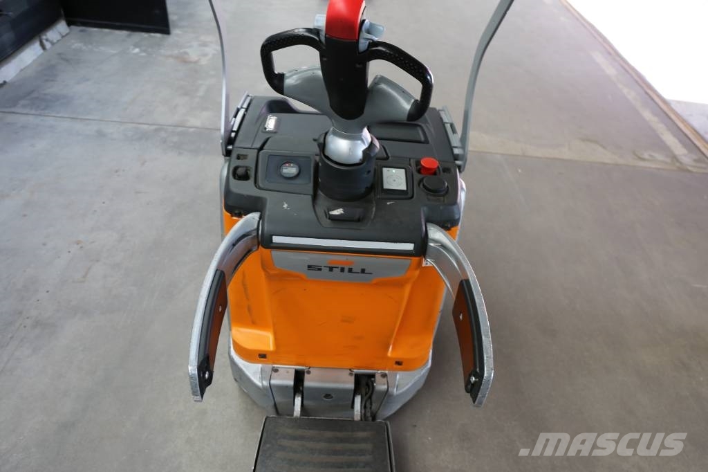 Still EXH-SF20 Low lift with platform
