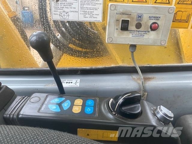 New Holland E 70 SR حفارات وسط 7 طن - 12 طن