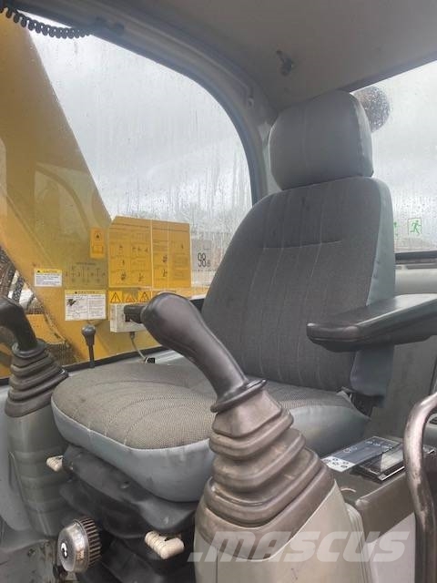 New Holland E 70 SR حفارات وسط 7 طن - 12 طن